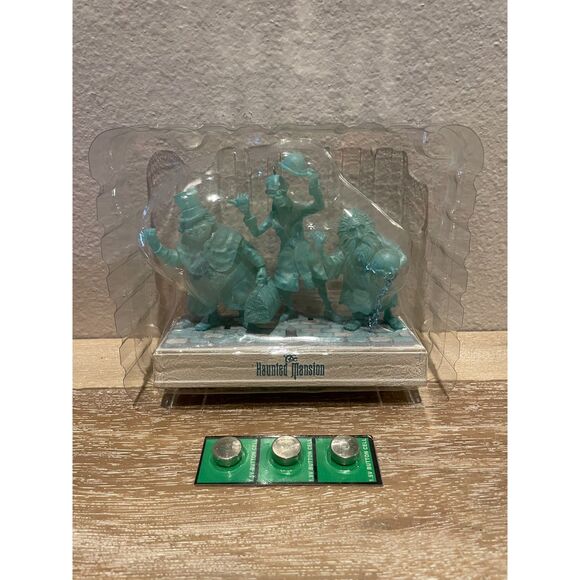 Hallmark Hitchhiking Ghosts Disney Haunted Mansion Keepsake Ornament 2020 - Picture 3 of 3